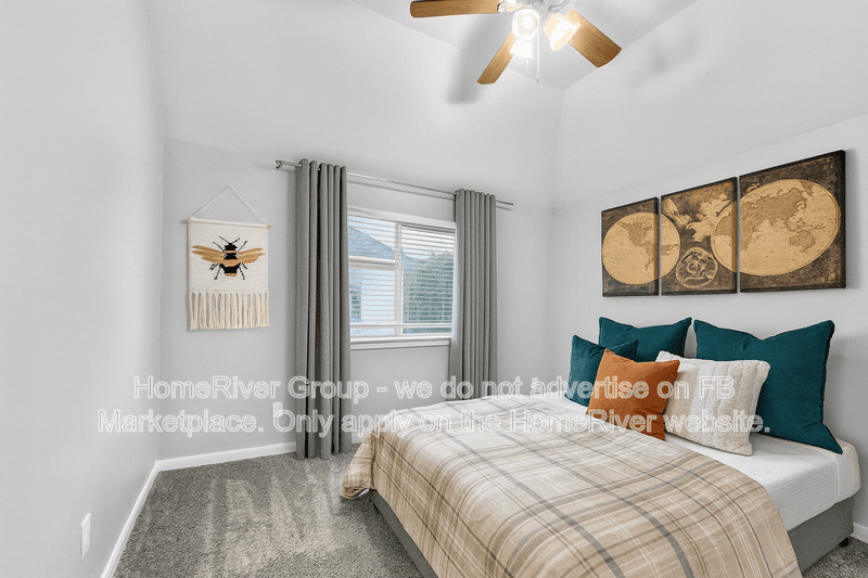 Houston House: 835 Forest Ivy Ln