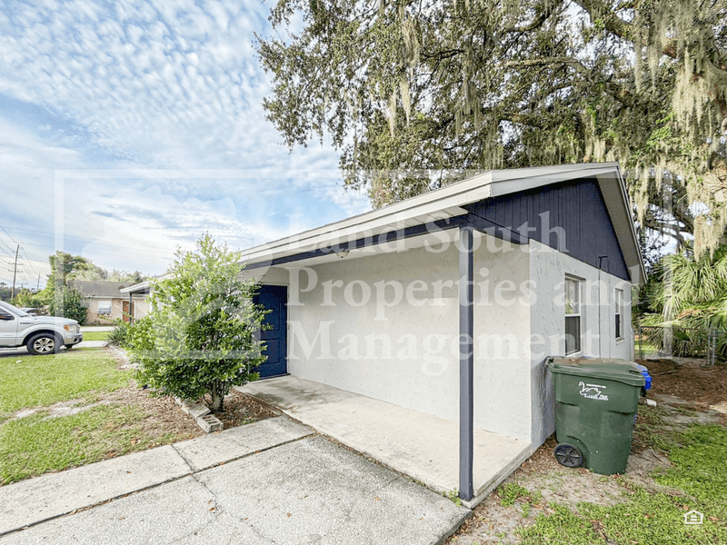 Lakeland House: 4139 Old Highway 37
