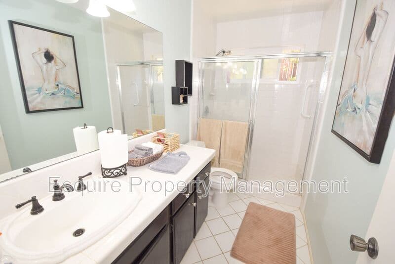 CAMARILLO House: 2474 PARKWAY DR