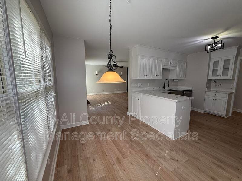 Camden House: 29 Benttree Ln
