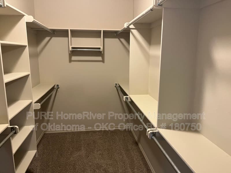 Edmond Condo: 214 Ashley Dr