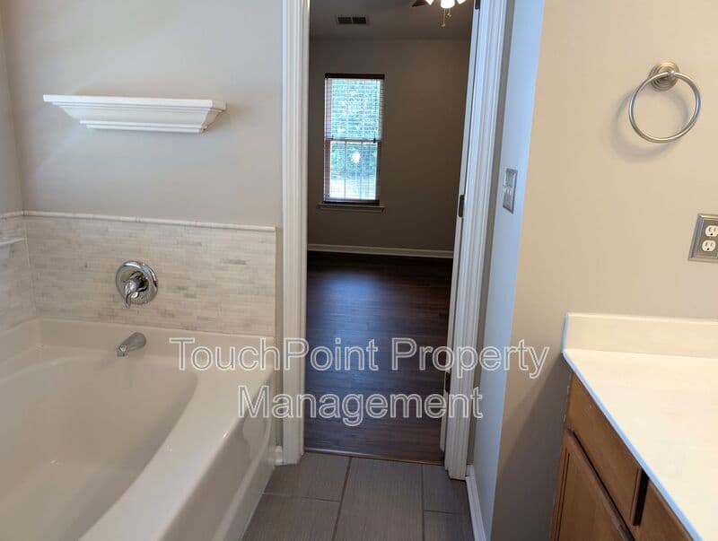Charlotte House: 9935 Redbud Tree CT
