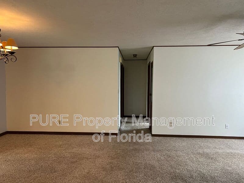 Ocala House: 3242 NE 32 Avenue