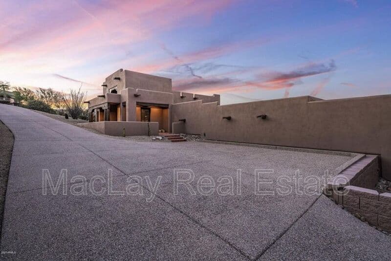 Fountain Hills House: 15810 E Centipede Dr