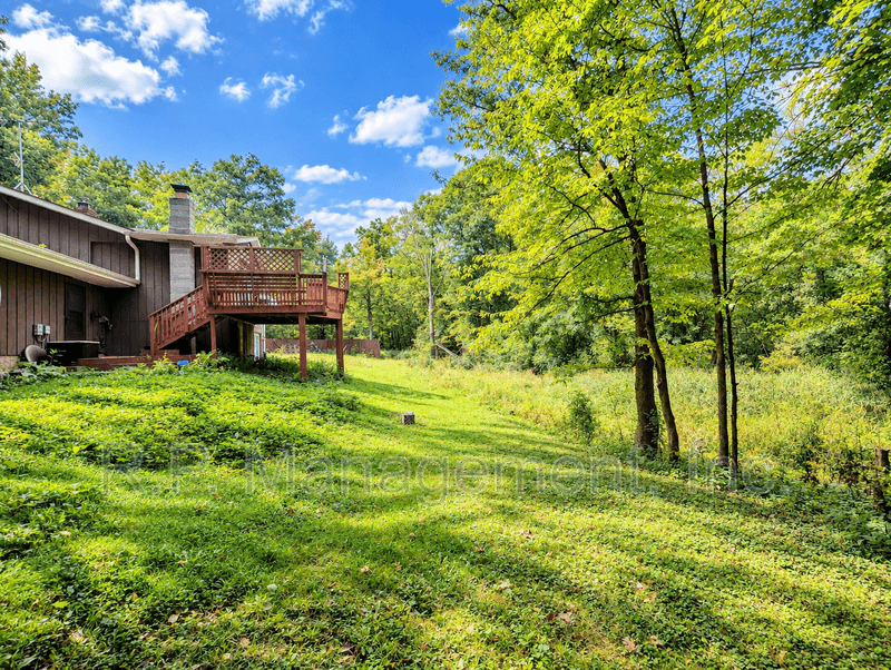 Scandia House: 15740 Pilar Rd N