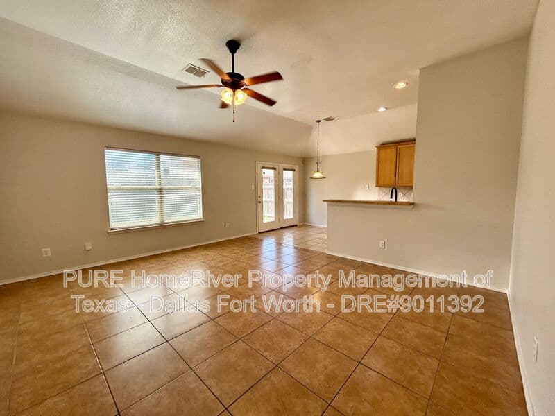 Fort Worth House: 321 Fossil Bridge Drive