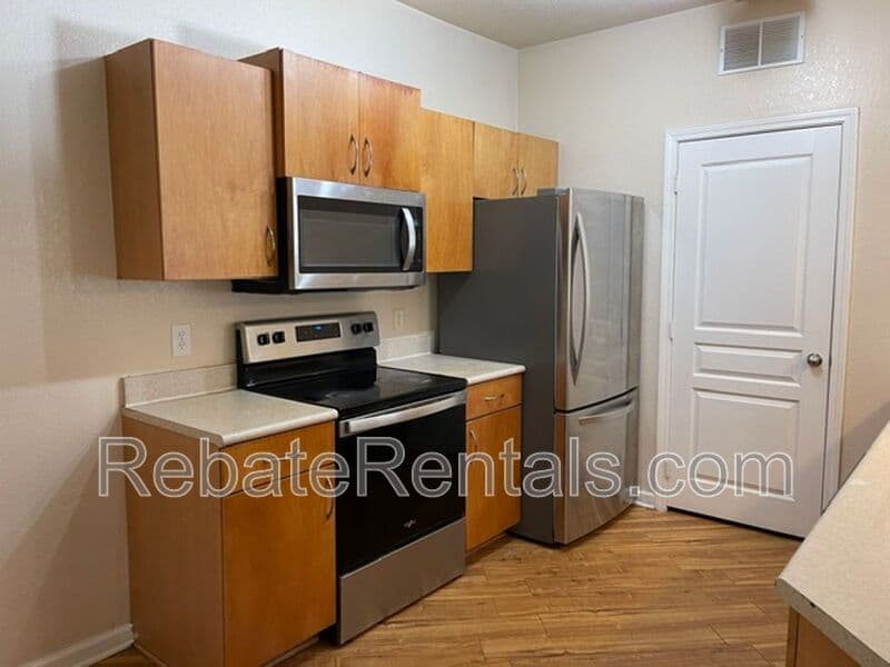 Jacksonville Condo: 8290 Gate Parkway W