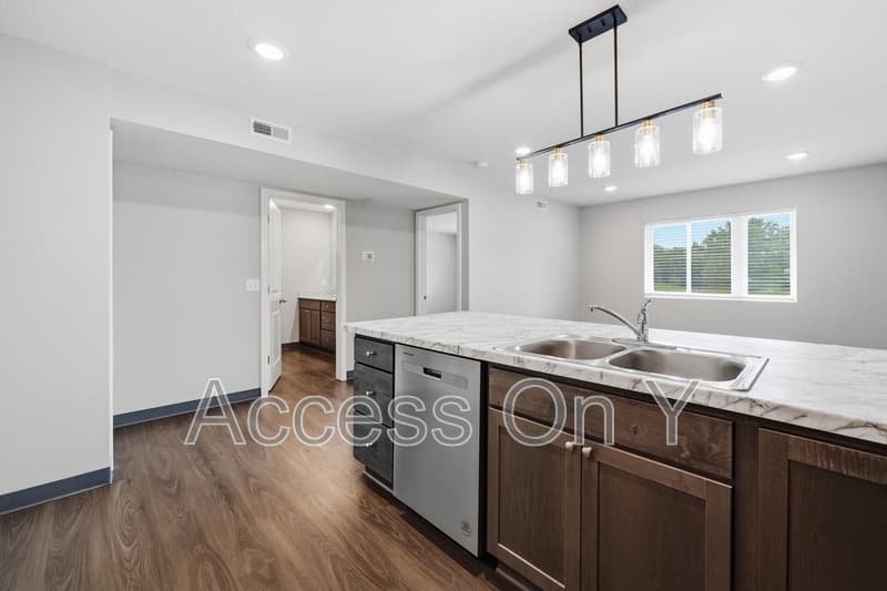 Lincoln Condo: 2320 Y ST