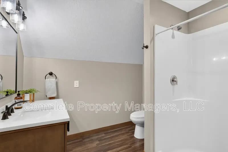 New Richland House: 23619 180th Street
