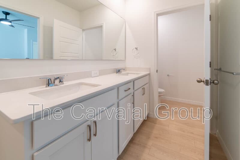 Davenport House: 4812 Rolling Lake Lane