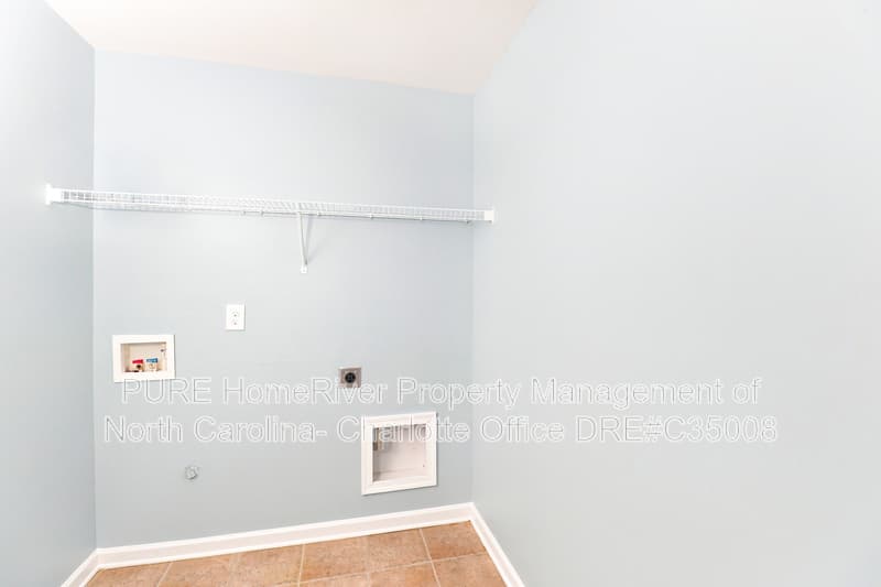 Waxhaw House: 3007 Fallondale Rd