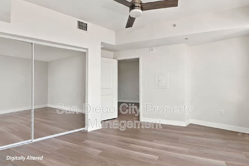 San Diego House: 253 10th Ave