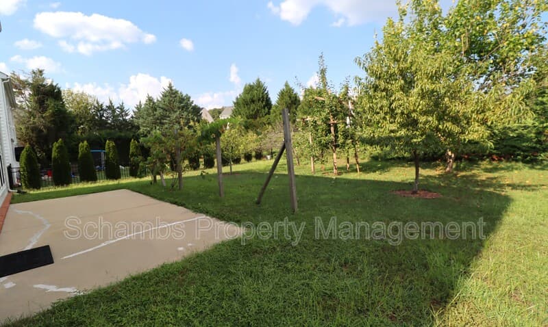 Raleigh House: 12554 Honeychurch St