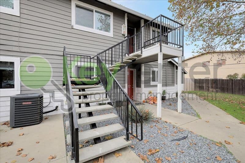 Sacramento House: 5726 Falconer Way
