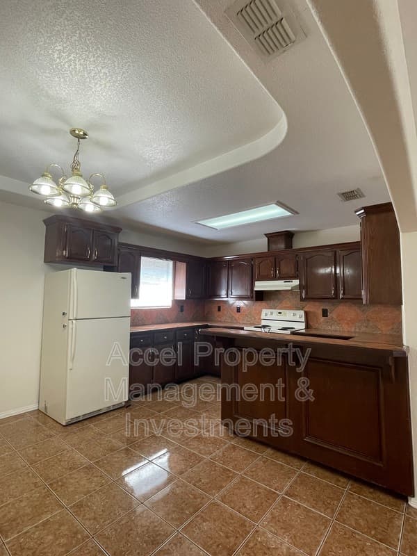 Edinburg Condo: 1712 Phoenix
