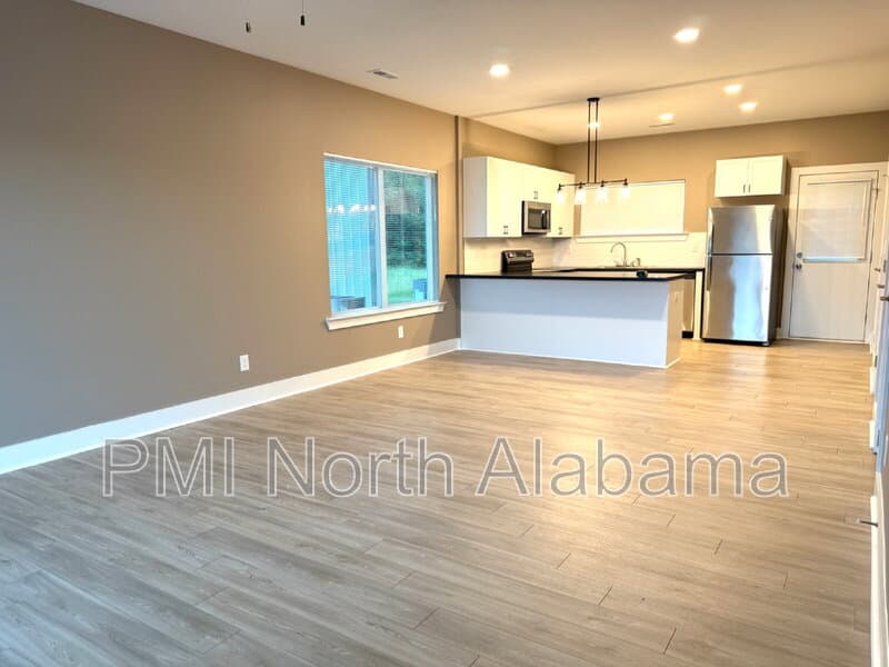 Brownsboro Condo: 401 Morring Rd B1