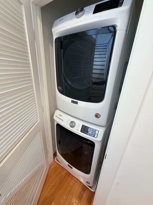 Richmond Condo: 1219 Bainbridge St