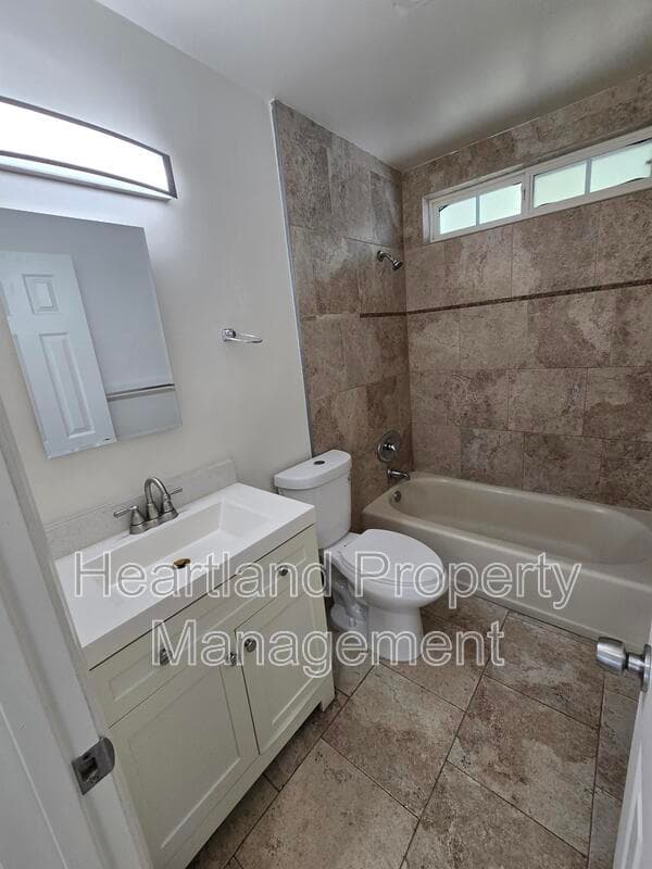 San Diego Condo: 1323 Madera St.