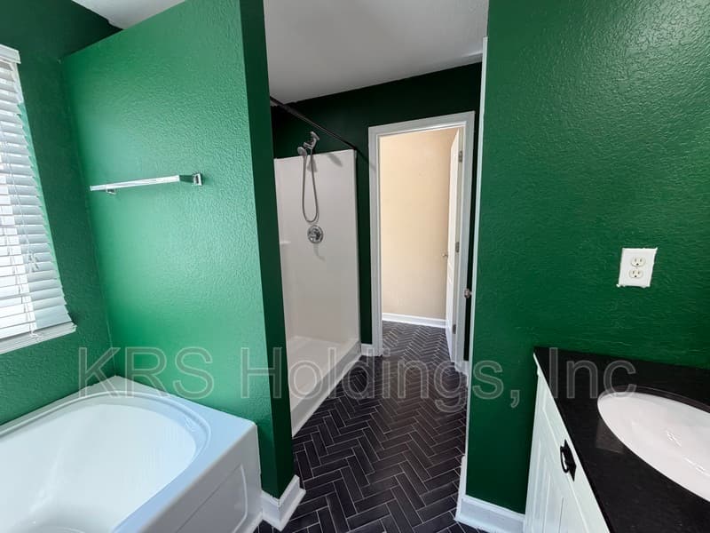 Portsmouth House: 214 Harmony Dr