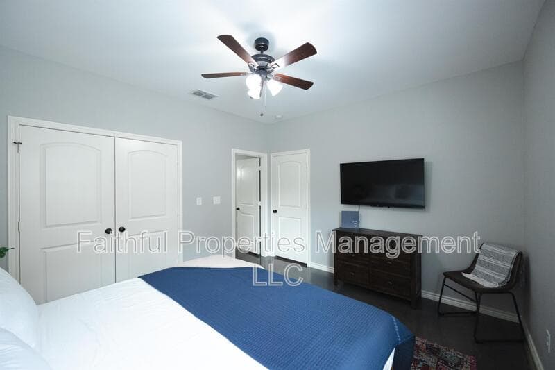 Lindale Condo: 14221 CR 452 2
