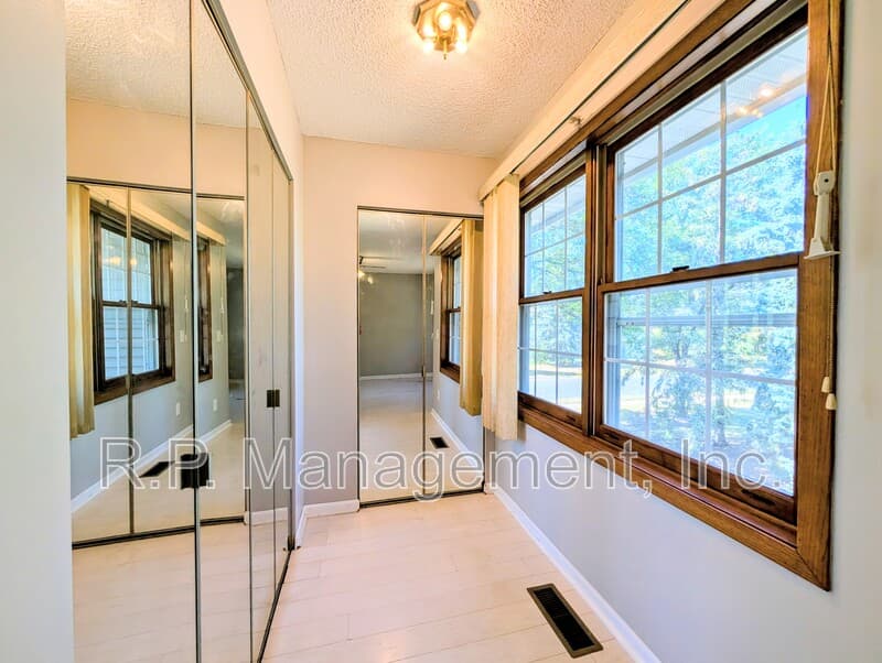 Columbia Heights Townhome: 305 Kathy Ln NE