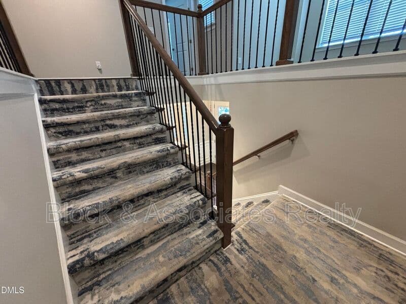 Wake Forest House: 2020 Edens Ridge