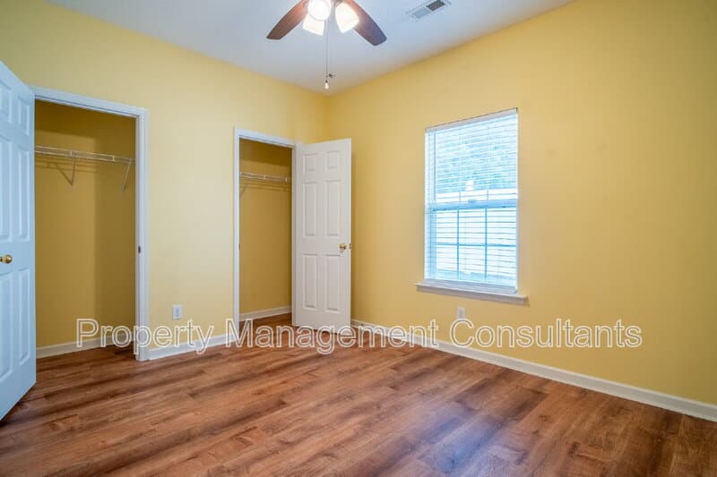 Madison House: 216 Horseshoe Bend North