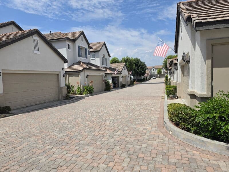 Rancho Santa Margarita House: 162 Seacountry Lane -