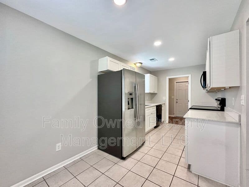 Summerville House: 203 Pebble Creek Road