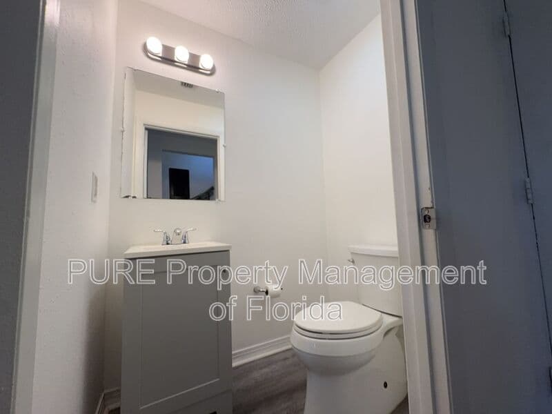 Ocala House: 627 NE 28th Avenue