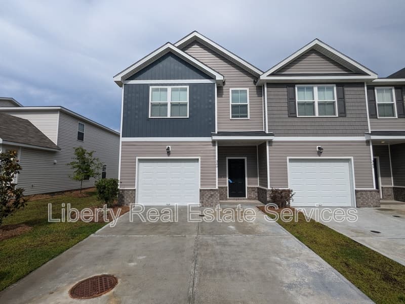 Pooler House: 340 Governor Gwinnett Way