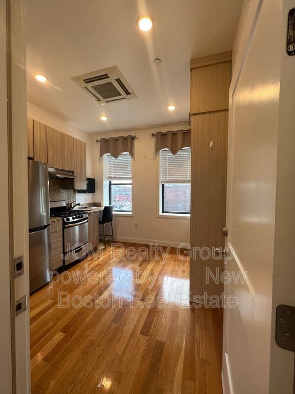 Chelsea Condo: 21 Fifth Street