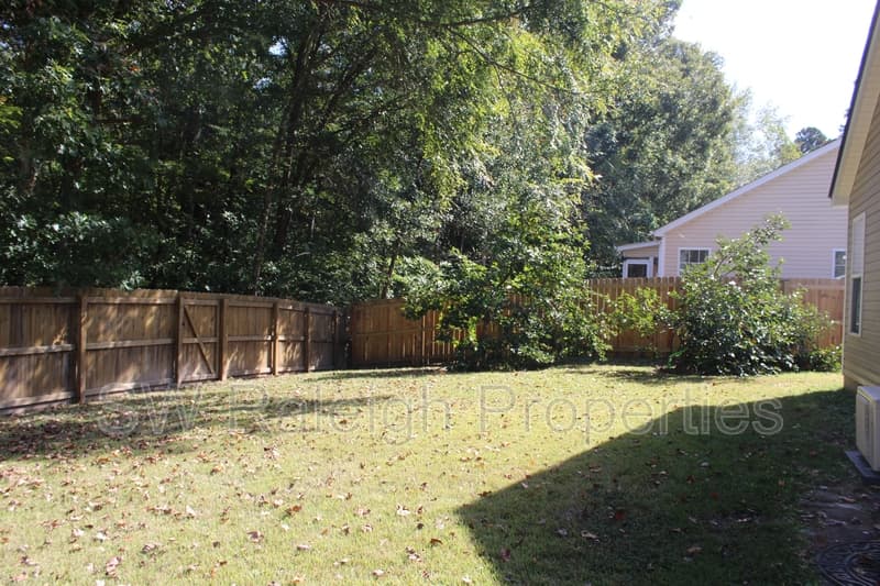 Apex House: 312 Evening Star Drive