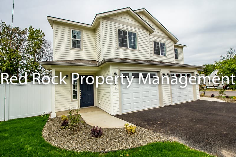 Spokane Valley Condo: 2009 North Flora Road
