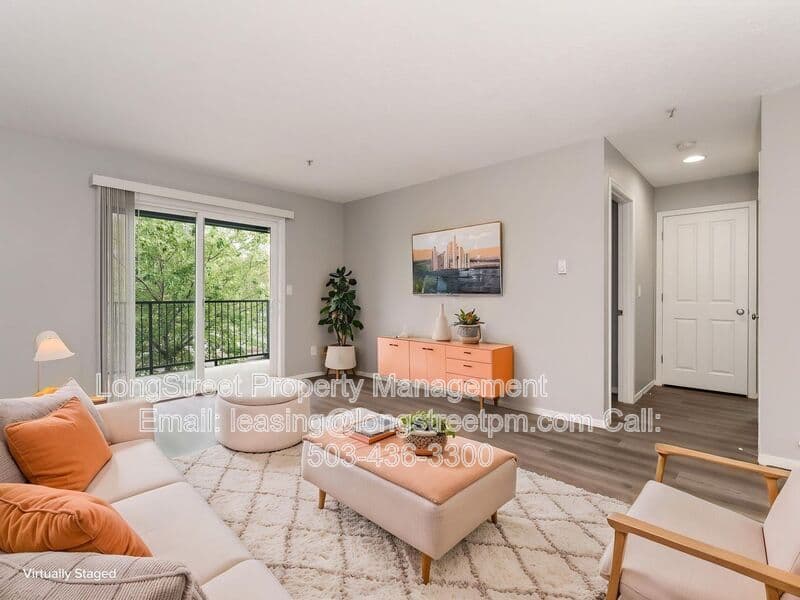 Portland Apartment: 8310 SE Rhine St