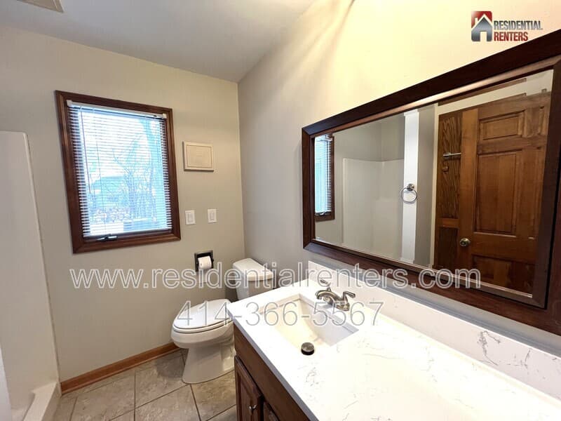 New Berlin House: 13311 W Ferguson Rd
