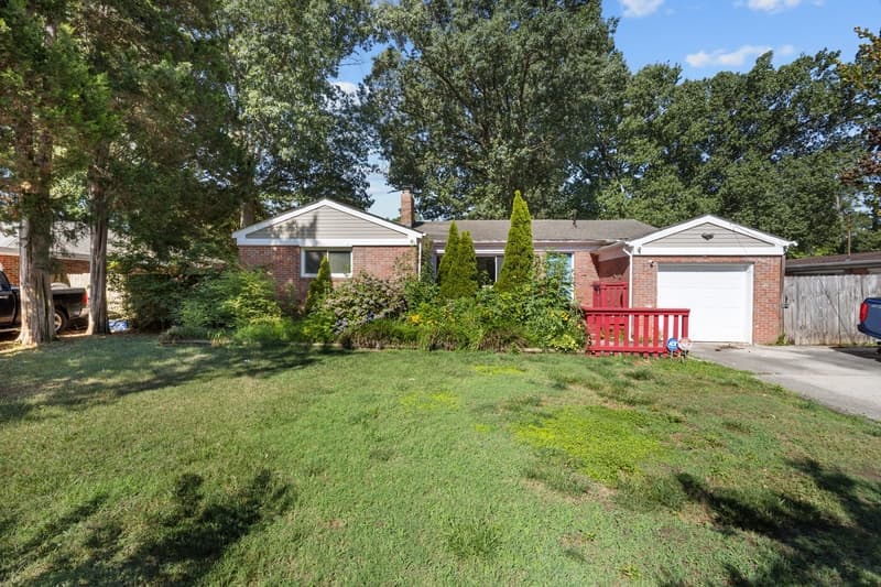 Chesapeake House: 1204 Fontana Avenue