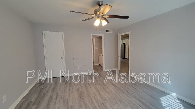 Decatur Condo: 201 8th Ave SW