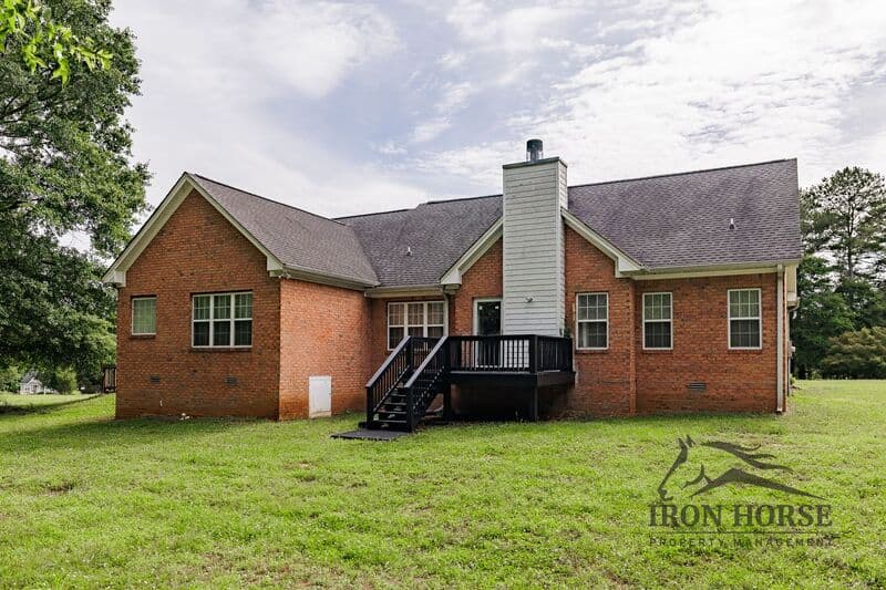 Athens House: 411 Timber Creek Dr