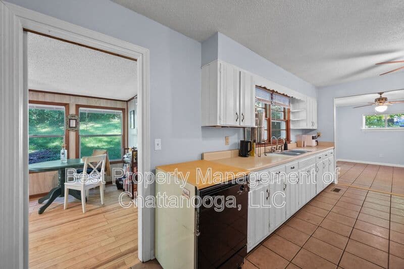 Soddy Daisy House: 9851 Millsaps St
