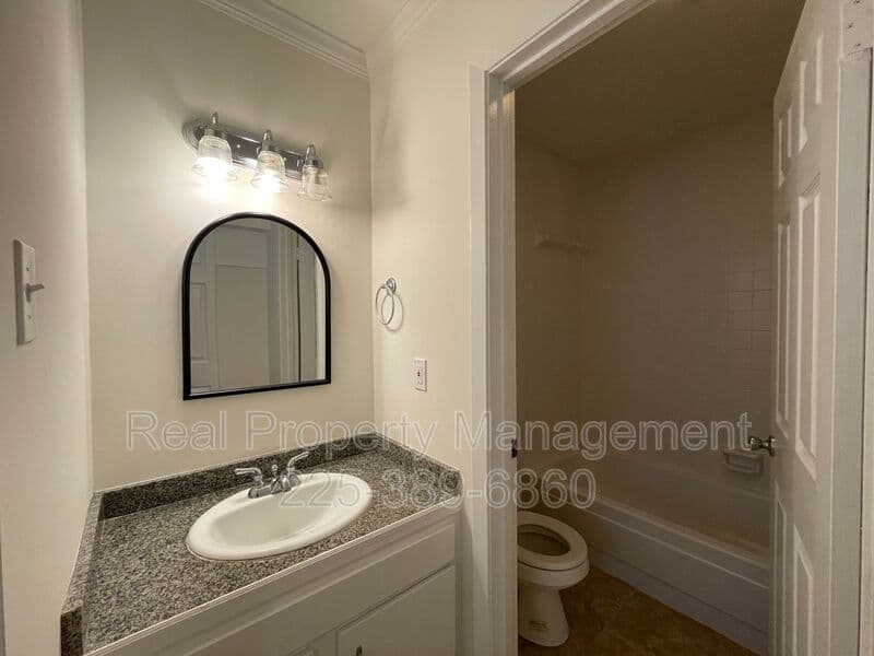 Baton Rouge Condo: 10428 Jefferson Hwy