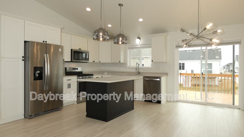 Fargo House: 2584 66th Avenue South