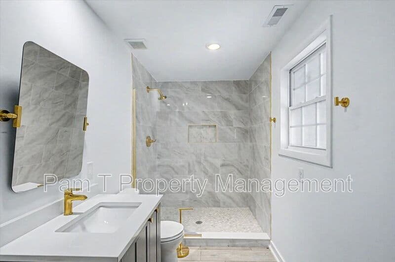 Savannah House: 201 - A W 37th St