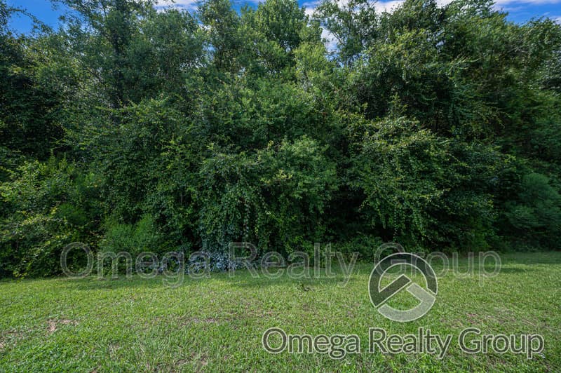 Mobile House: 3020 Barlett Dr