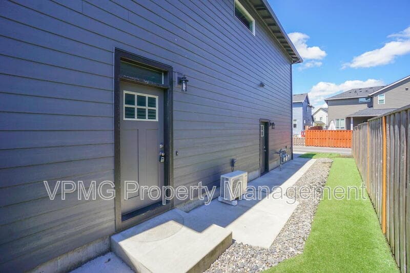 Battle Ground Townhome: 2932 Northwest 16th Street