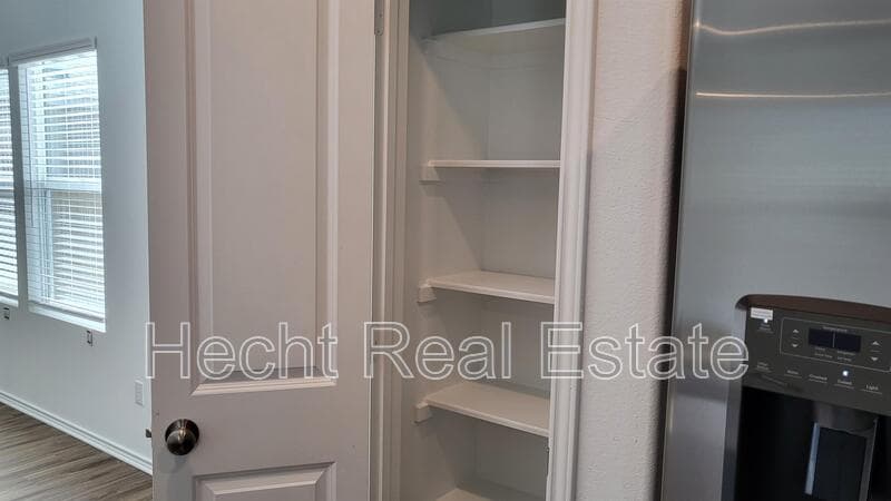 San Marcos House: 348 Geode Glen