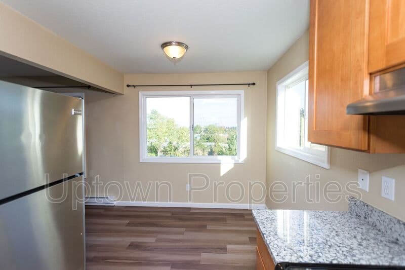 Portland House: 4633 SW Huber St