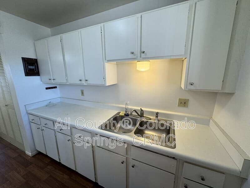 Colorado Springs Condo: 1105 Cree Drive