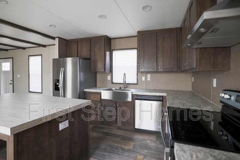 Oak Point House: 222 Islero Drive