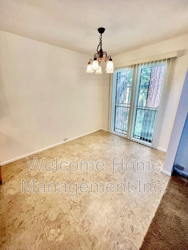 Walnut Creek House: 1240 Walker Ave